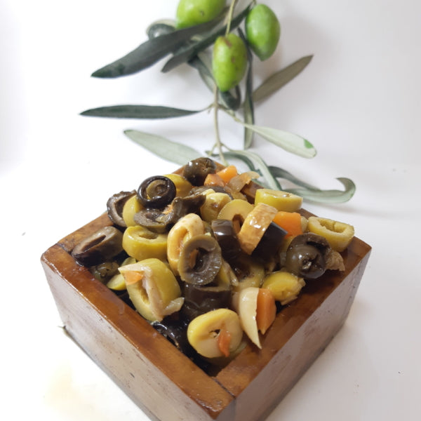 Zeytin Salatası